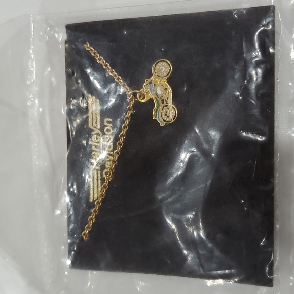 Harley Davidson necklace gold colored 18 inch chain - Picture 5 of 5